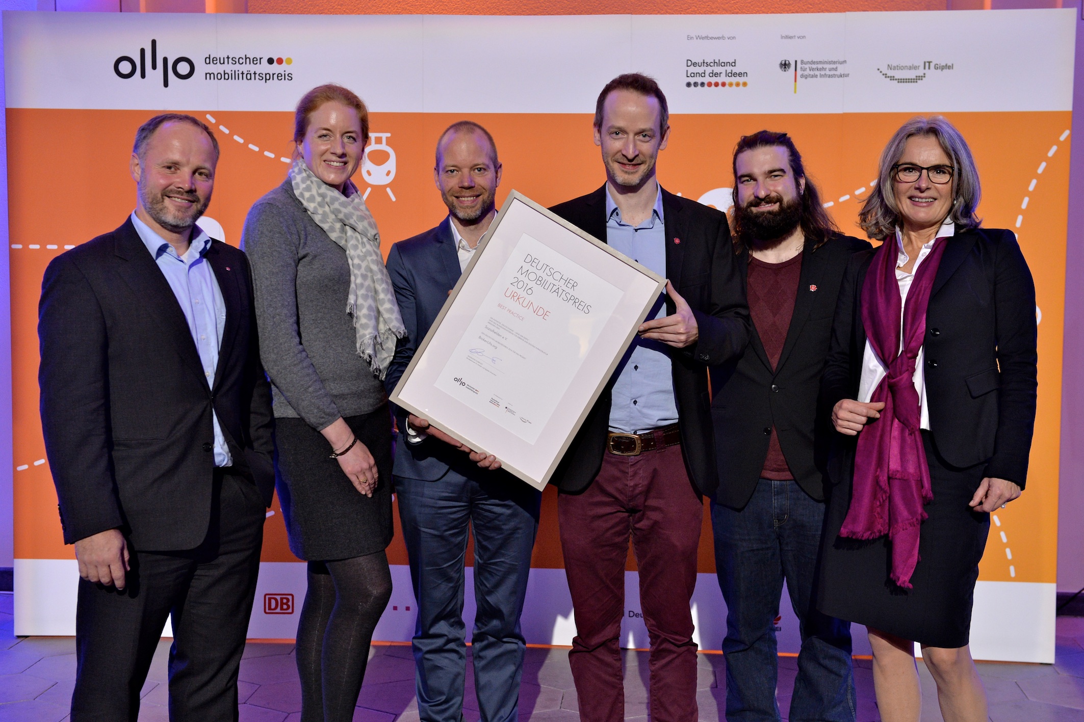 Sozialhelden gewinnen Deutschen Mobilitätspreis für Aufzugstörungsmelder